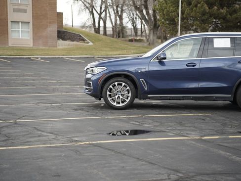 Used 2023 BMW X5 xDrive45e image 8