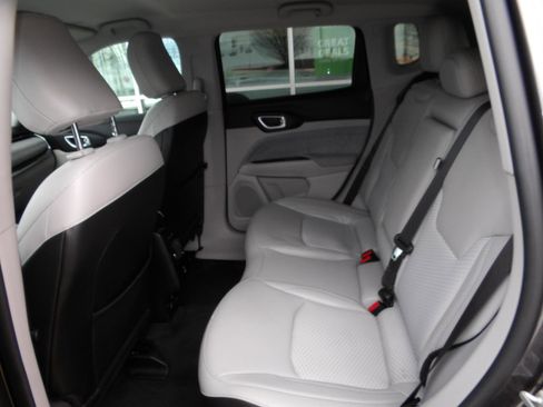 Used 2022 Jeep Compass Latitude w/ Convenience Group image 21