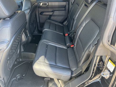 New 2025 Ford Bronco Badlands image 18