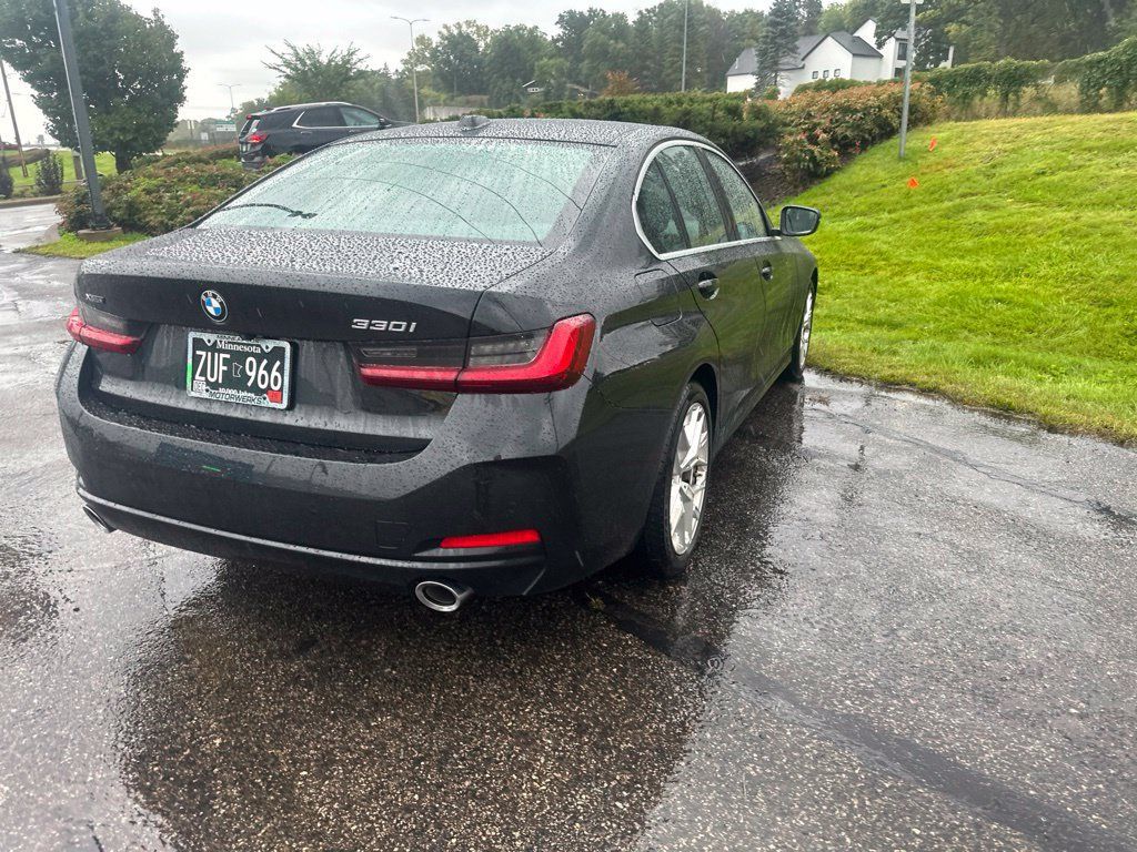 Used 2025 BMW 330i xDrive Sedan AWD/4WD image 13