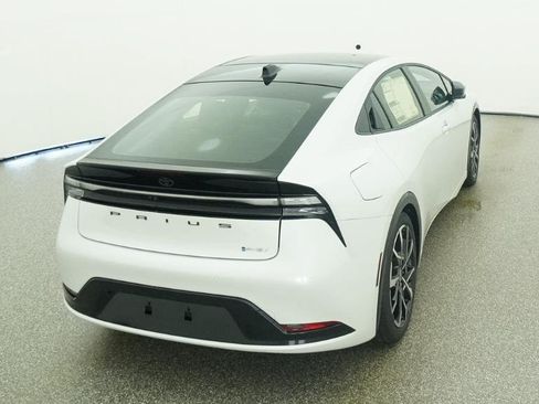 New 2026 Toyota Prius Plug-In Hybrid FWD image 43