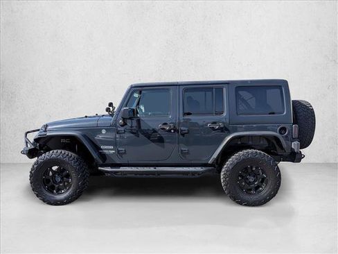 Used 2018 Jeep Wrangler Unlimited Sport S AWD/4WD image 9