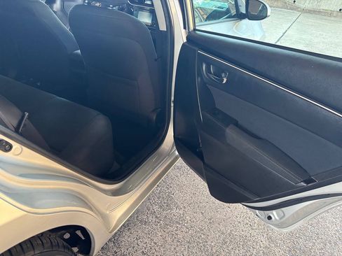 Used 2018 Toyota Corolla LE FWD image 18
