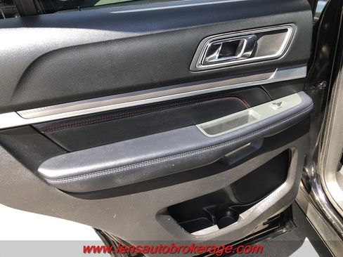 Used 2017 Ford Explorer Sport w/ Equipment Group 401A AWD/4WD image 17