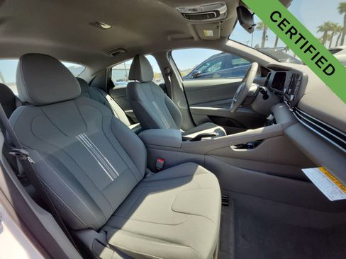 Used 2025 Hyundai Elantra Sport FWD image 18