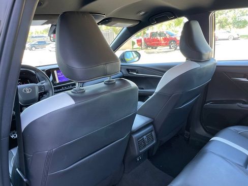 Used 2025 Toyota Camry SE FWD image 26