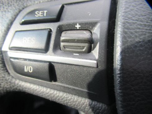 Used 2013 BMW 528i xDrive Sedan image 30