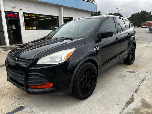 Used 2015 Ford Escape S FWD image 2