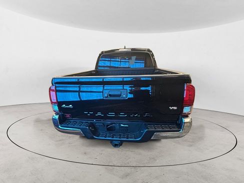 Certified 2022 Toyota Tacoma SR5 image 3