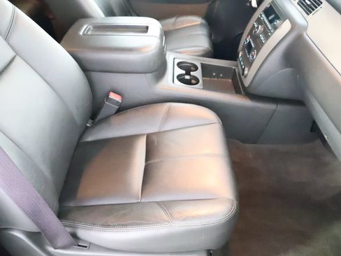 Used 2009 Chevrolet Avalanche LT w/ Luxury Package AWD/4WD image 49