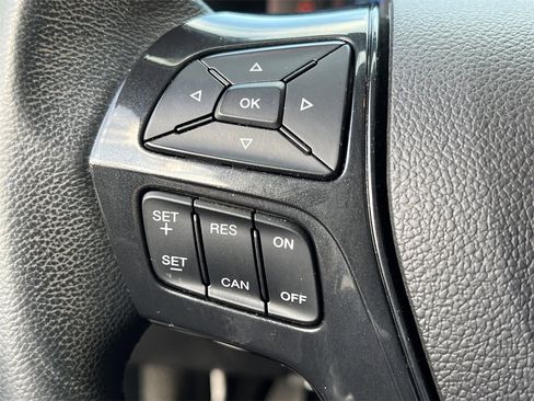 Used 2018 Ford Explorer XLT w/ Equipment Group 202A image 22