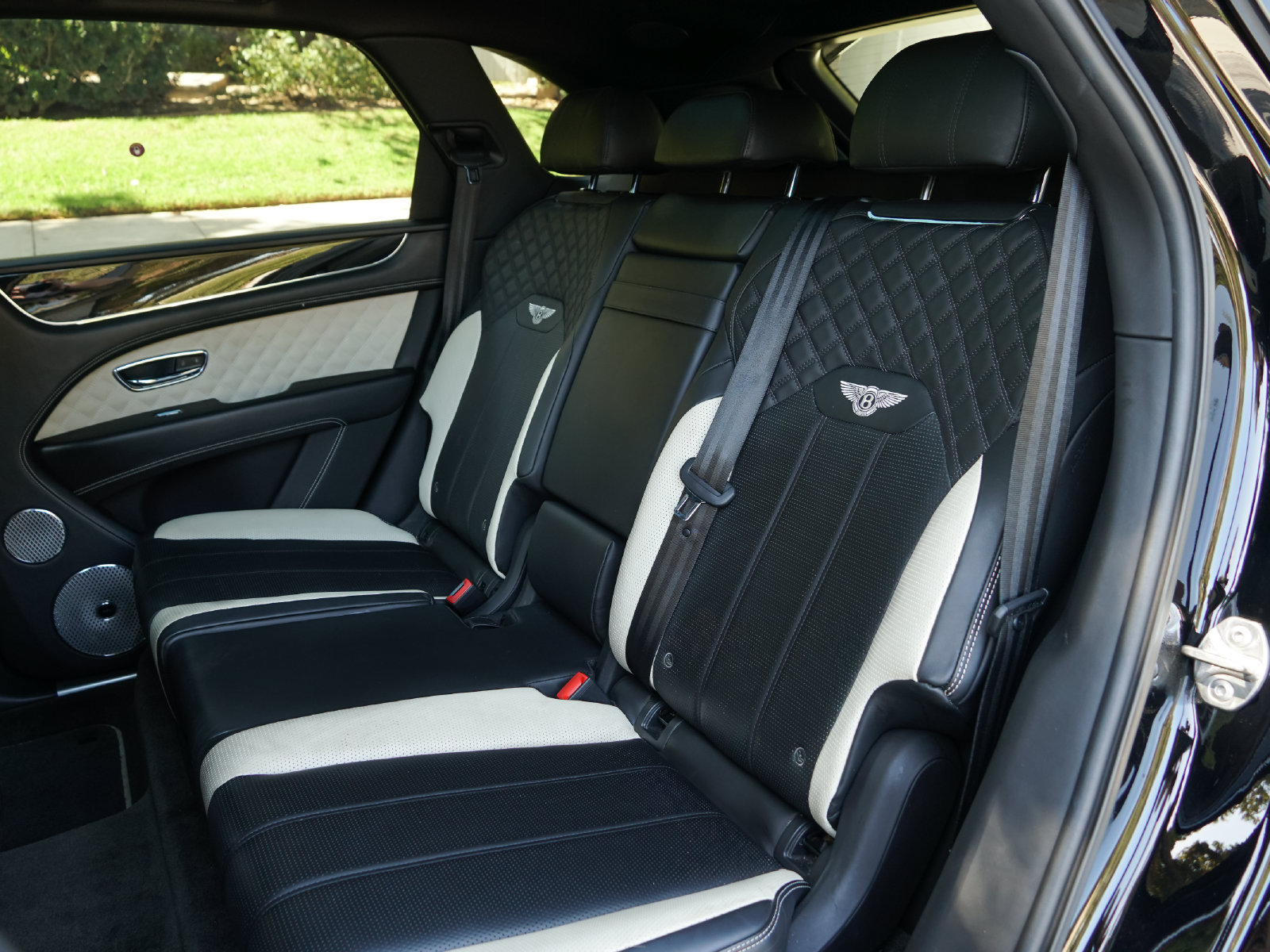 Certified 2023 Bentley Bentayga AWD/4WD image 24