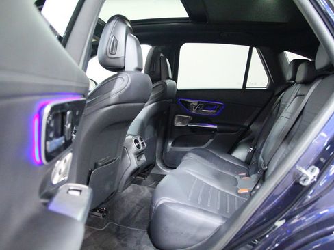 Used 2023 Mercedes-Benz GLC 300 4MATIC image 30