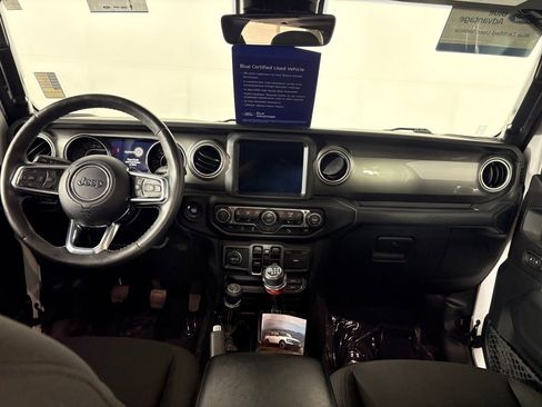 Used 2020 Jeep Gladiator Overland AWD/4WD image 25