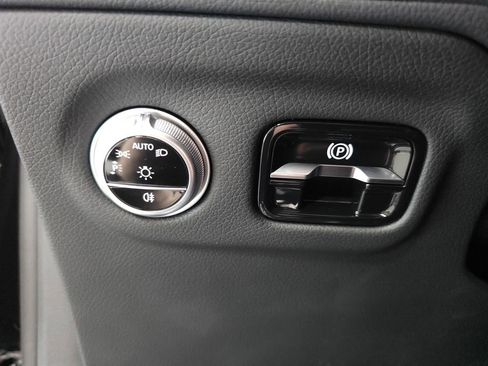 Used 2023 Mercedes-Benz EQS 580 4MATIC SUV image 10