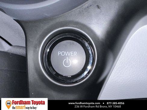 Used 2026 Toyota Sienna LE FWD image 31