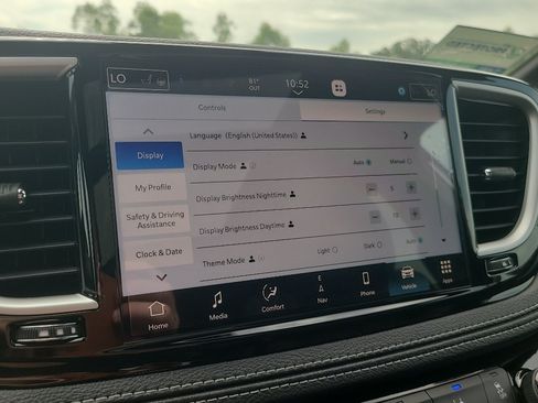 New 2027 Chrysler Pacifica Select w/ Family Tech Group AWD/4WD image 25