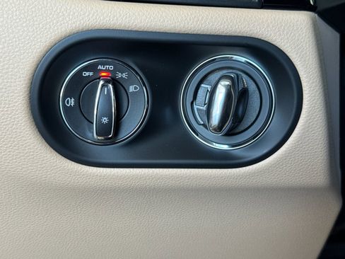 New 2026 Porsche Macan AWD/4WD image 31