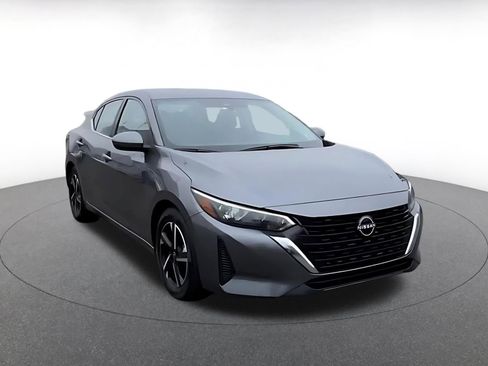 Used 2025 Nissan Sentra SV FWD image 3