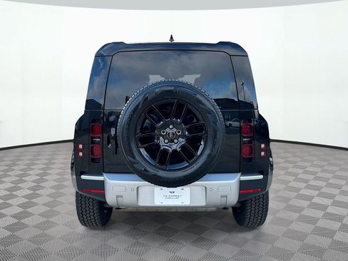 Used 2025 Land Rover Defender 110 S AWD/4WD image 7