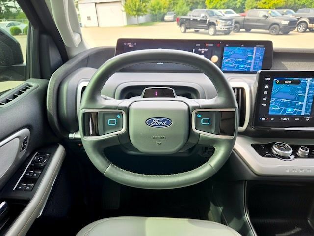 Used 2025 Ford Expedition Active AWD/4WD image 16