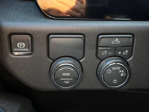 Used 2026 Chevrolet Silverado 1500 LT RWD image 27