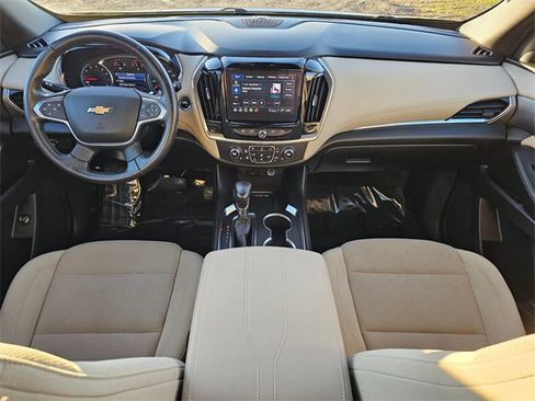 Used 2022 Chevrolet Traverse LT image 10