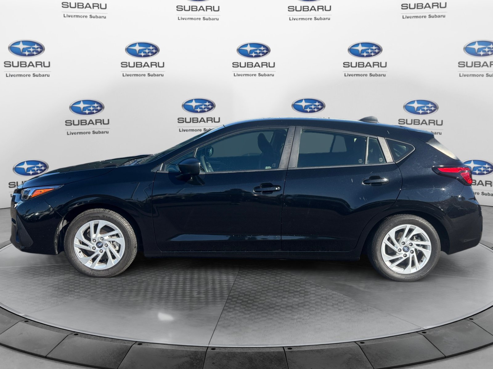 Used 2024 Subaru Impreza 2.0i AWD/4WD image 4