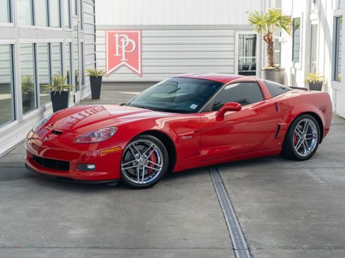 Used 2008 Chevrolet Corvette Z06 w/ Preferred Equipment Group image 2