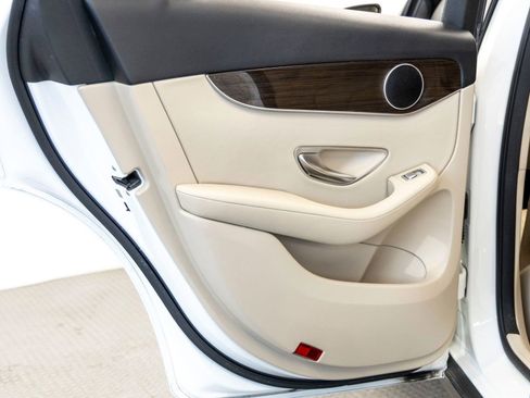 Used 2020 Mercedes-Benz GLC 300 GLC 300 image 19