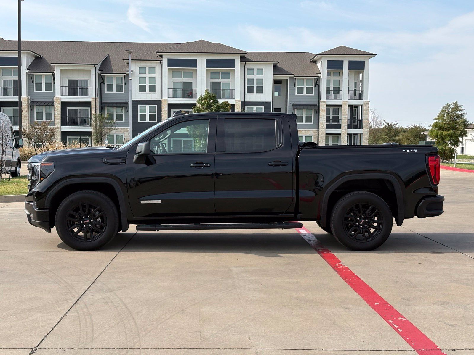 Used 2024 GMC Sierra 1500 Elevation AWD/4WD image 4