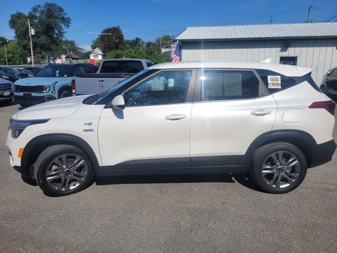 Certified 2021 Kia Seltos LX AWD/4WD image 2