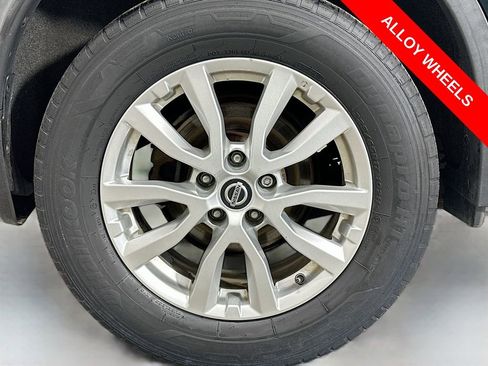 Used 2018 Nissan Rogue SV AWD/4WD image 30