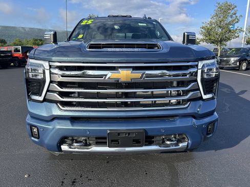 Used 2025 Chevrolet Silverado 2500 High Country w/ High Country Premium Package AWD/4WD image 16