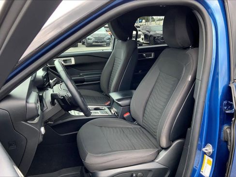 Certified 2020 Ford Explorer XLT RWD image 8