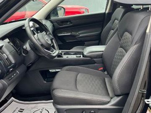 Certified 2025 Nissan Pathfinder SV AWD/4WD image 22
