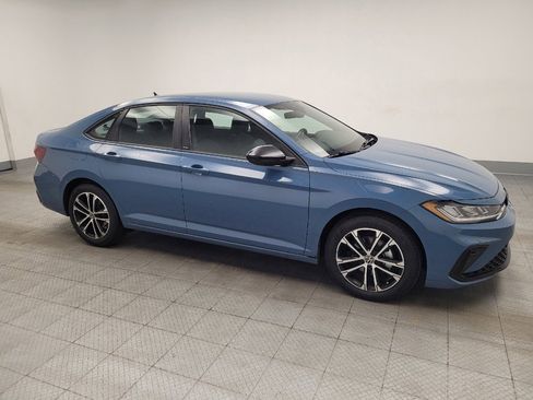 Used 2025 Volkswagen Jetta Sport FWD image 11
