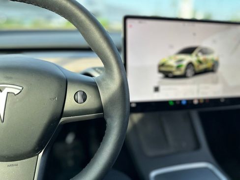 Used 2024 Tesla Model Y Long Range image 8