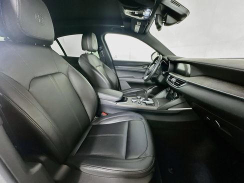 Used 2023 Alfa Romeo Stelvio Ti AWD/4WD image 32