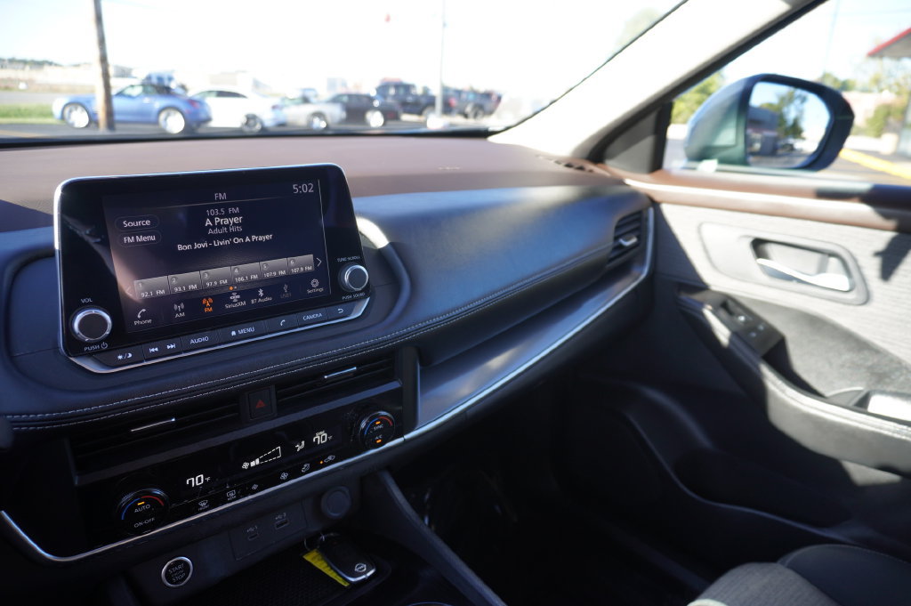 Used 2023 Nissan Rogue SV AWD/4WD image 19