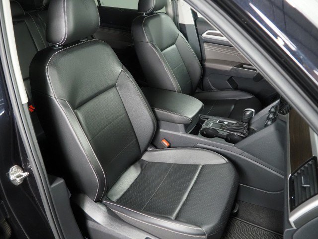 Used 2022 Volkswagen Atlas FWD SE V6 w/ Technology image 2