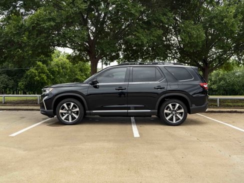 Used 2025 Honda Pilot Elite image 5