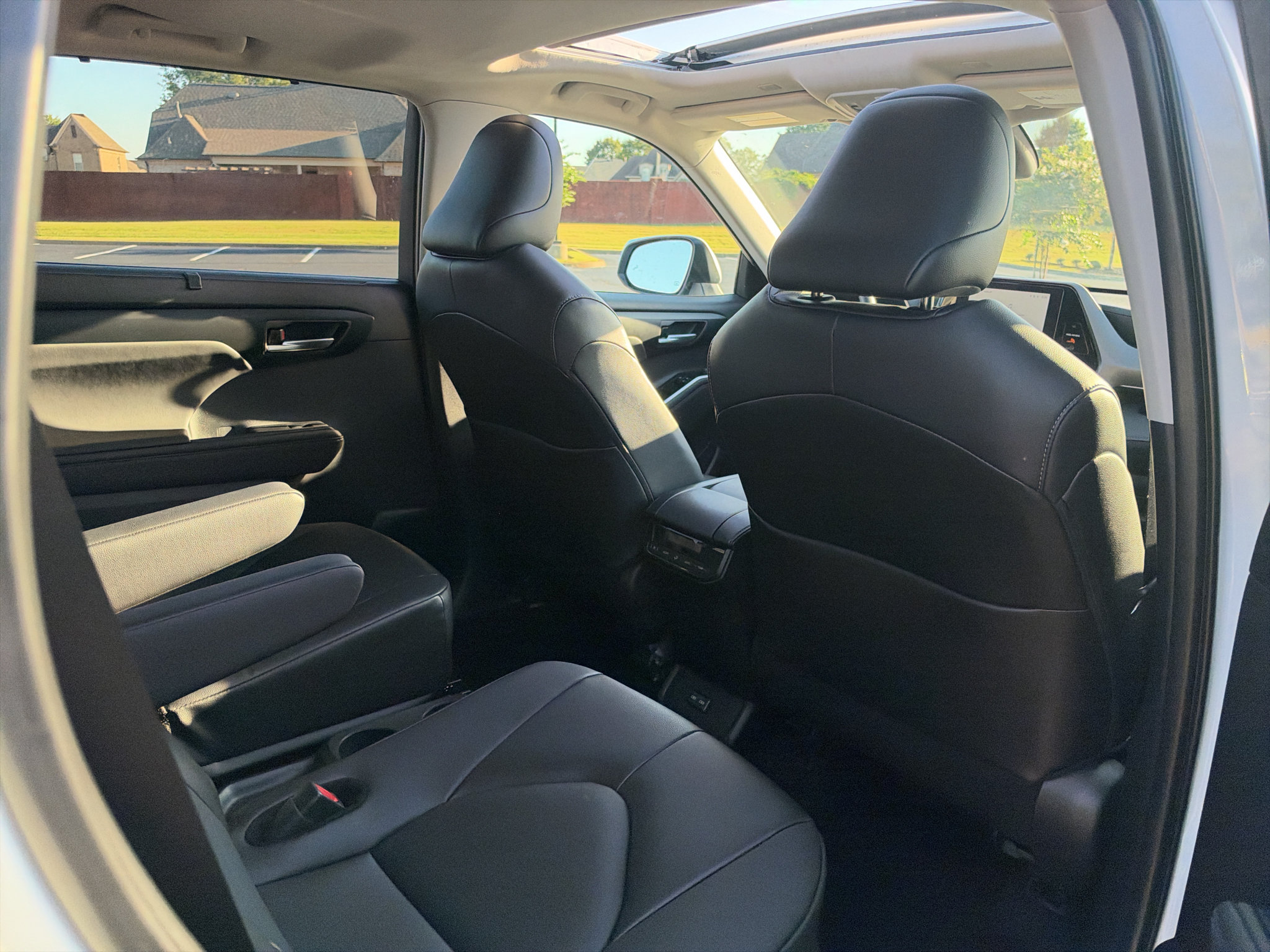 Used 2026 Toyota Highlander XLE AWD/4WD image 17