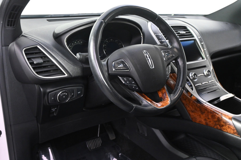 Used 2018 Lincoln MKX Reserve AWD/4WD image 12