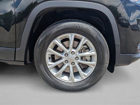 Used 2020 Jeep Cherokee Latitude AWD/4WD image 21
