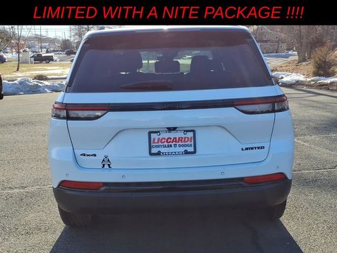 Used 2023 Jeep Grand Cherokee Limited w/ Luxury Tech Group II image 5