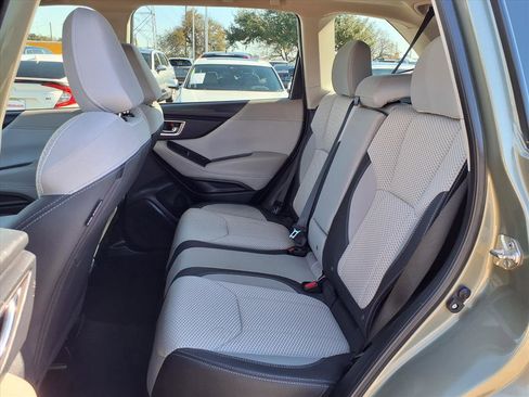 Used 2020 Subaru Forester Premium image 18