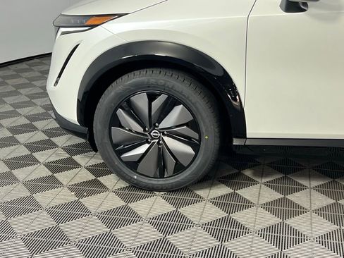 Used 2024 Nissan Ariya FWD image 11