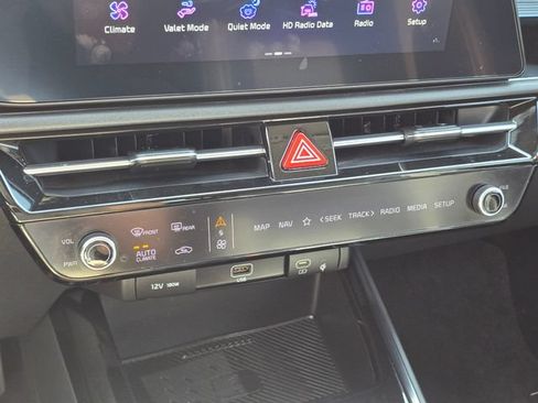 Certified 2023 Kia Niro Wind w/ Wind Preserve Package FWD image 30