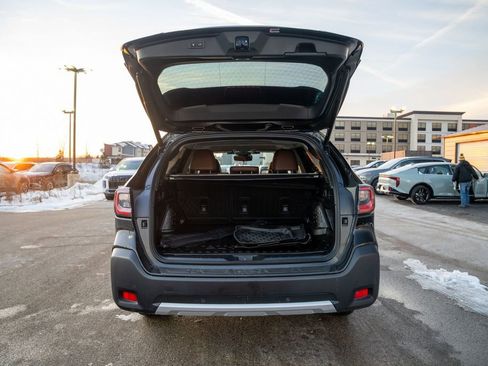 Used 2025 Subaru Outback Touring XT image 11